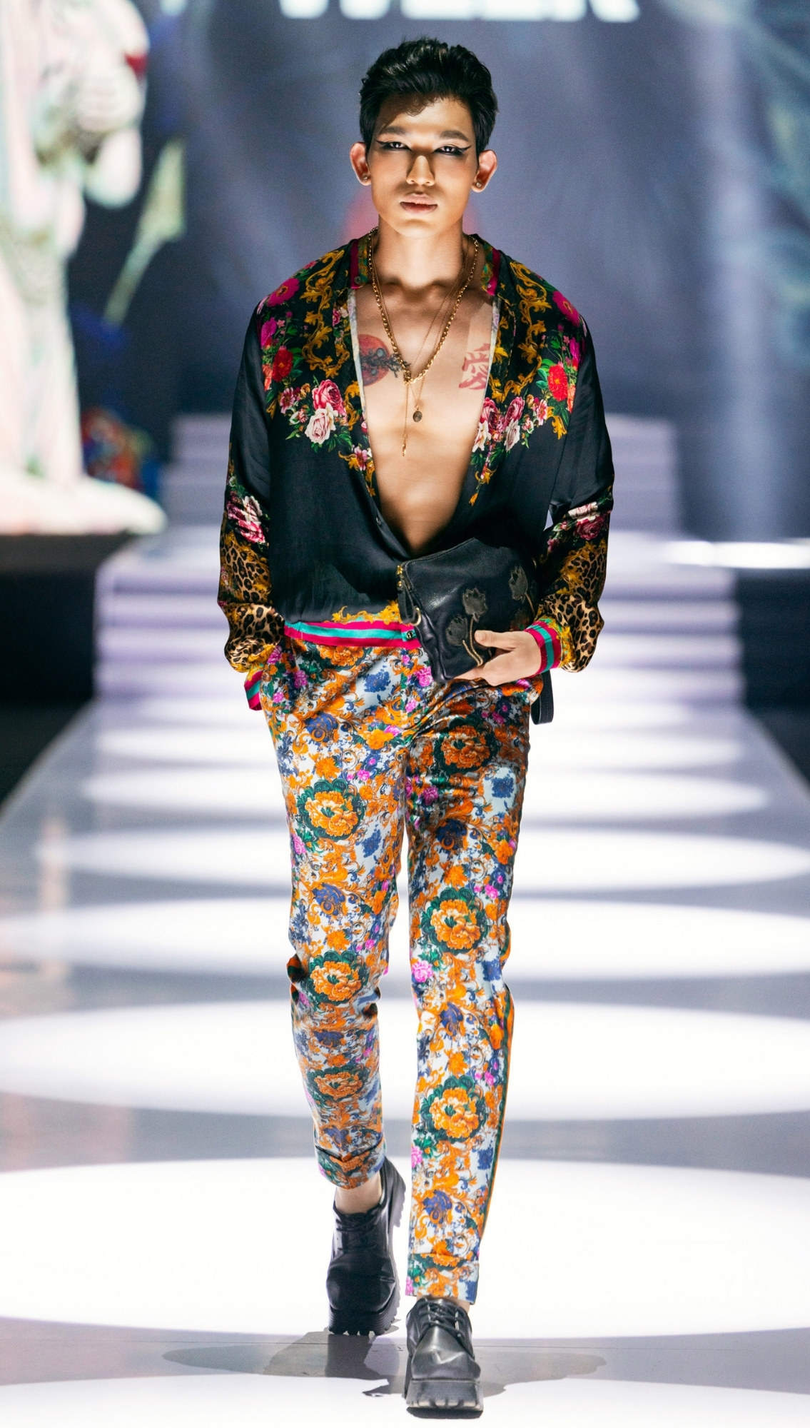 Look 06 2025 Vietnam International Fashion Week