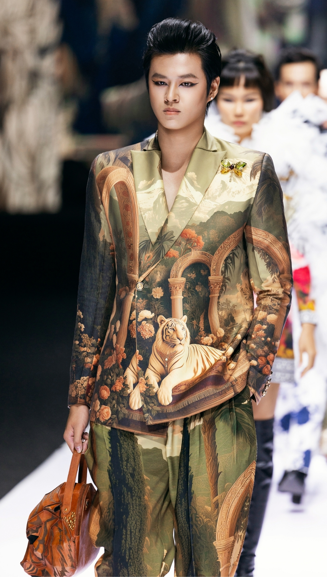 Look 03 2025 Vietnam International Fashion Week