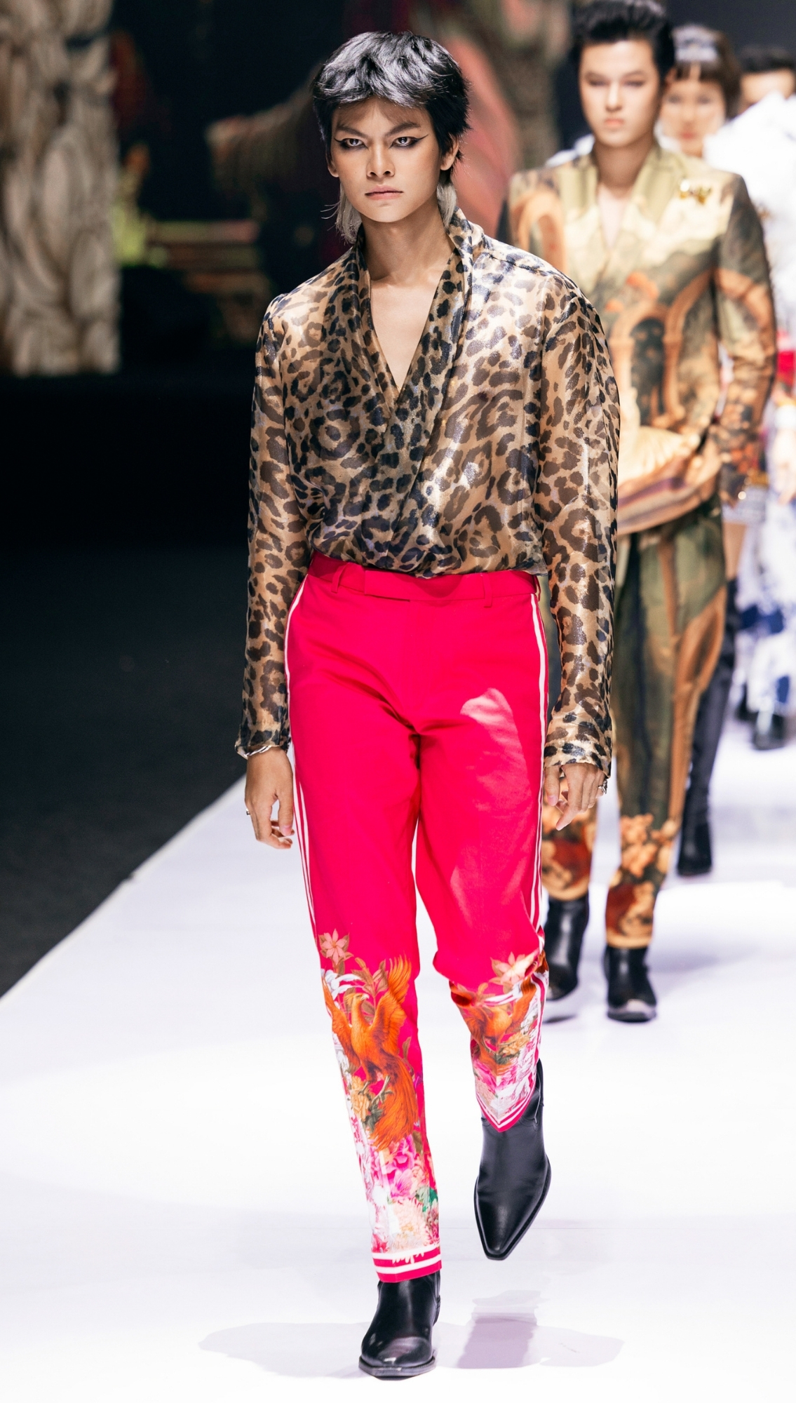 Look 02 2025 Vietnam International Fashion Week