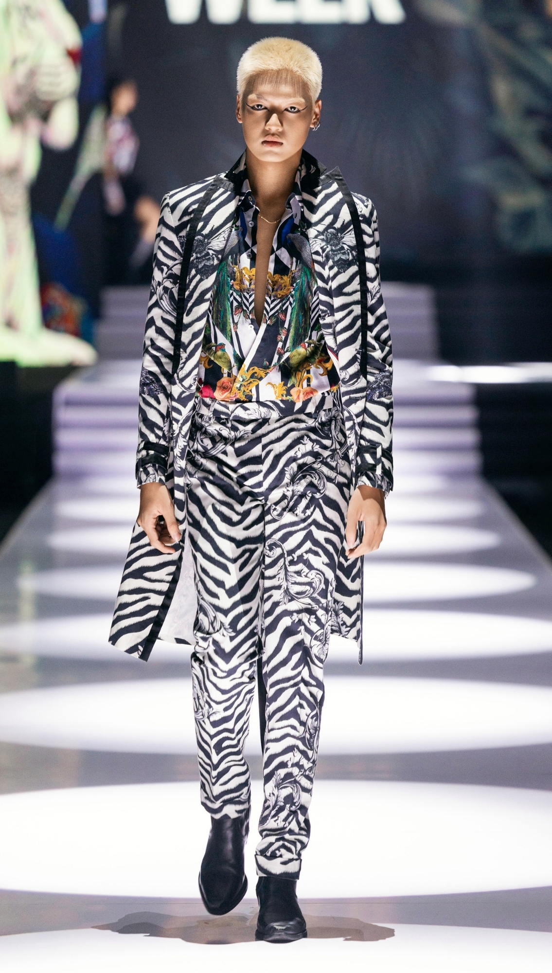 Look 27 2025 Vietnam International Fashion Week