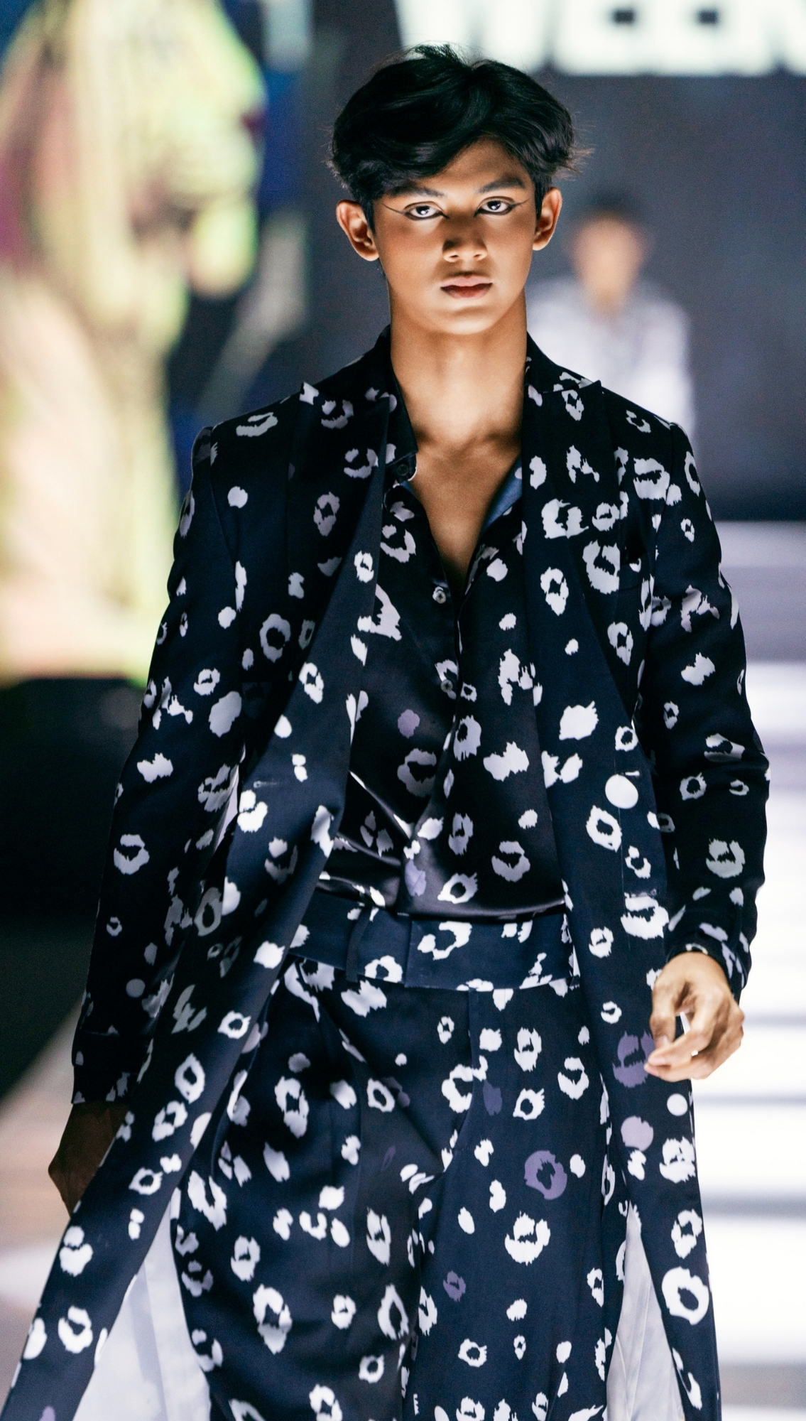 Look 26 2025 Vietnam International Fashion Week