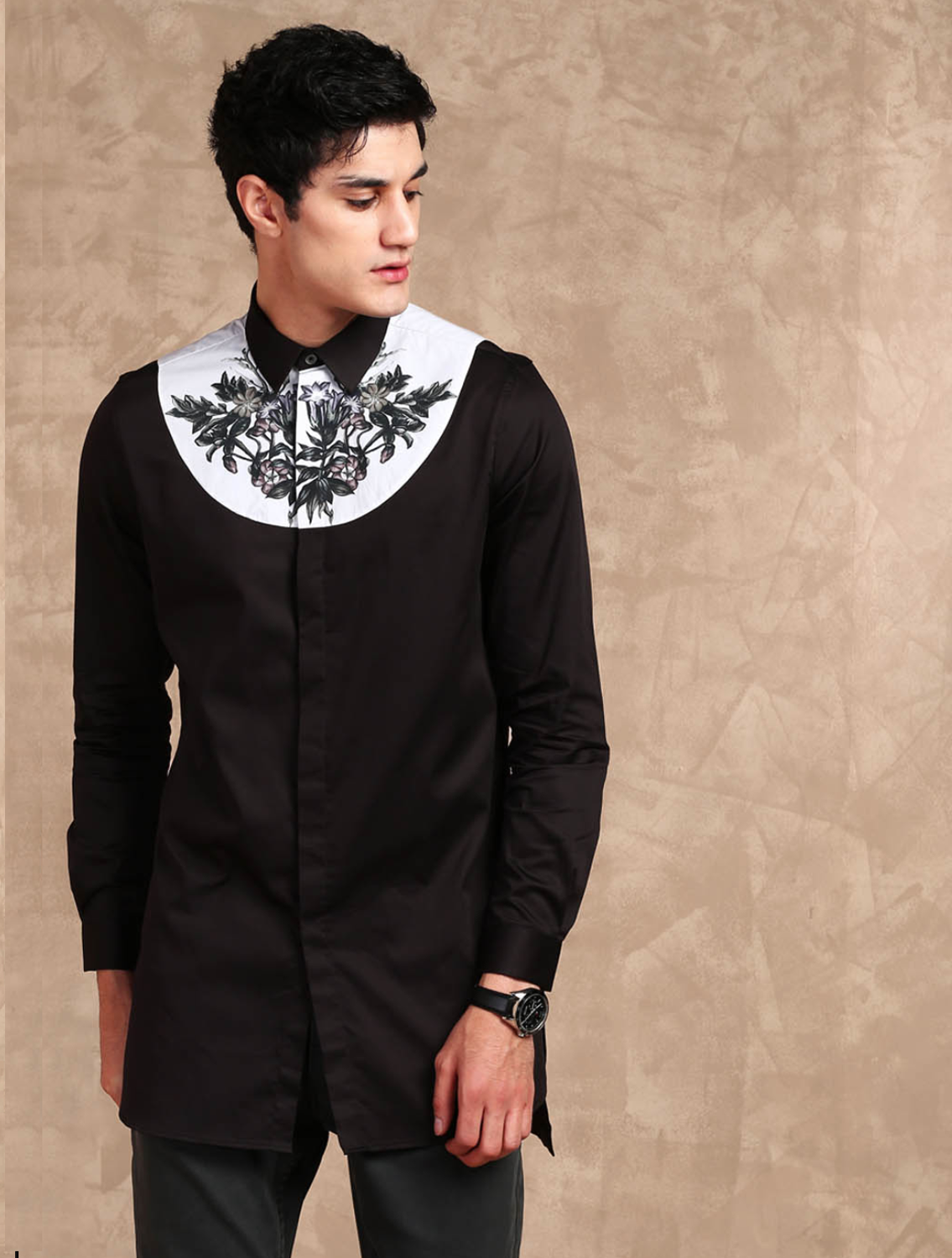 Bib shirt featuring signature leaf print