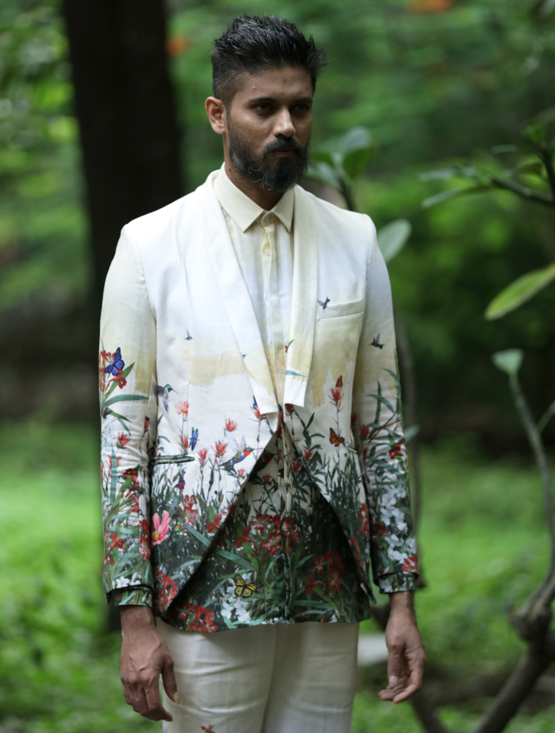 Gardenia Linen Blazer