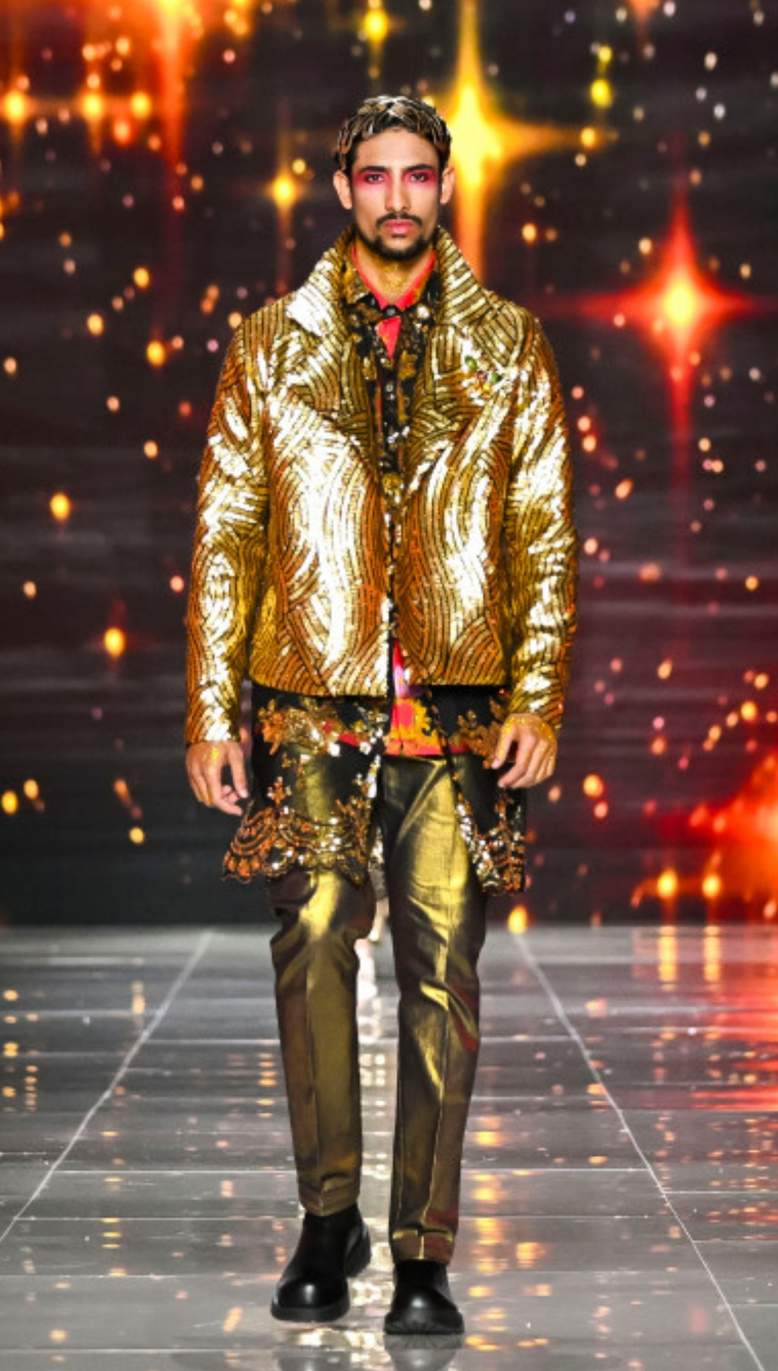 Gold Runway look