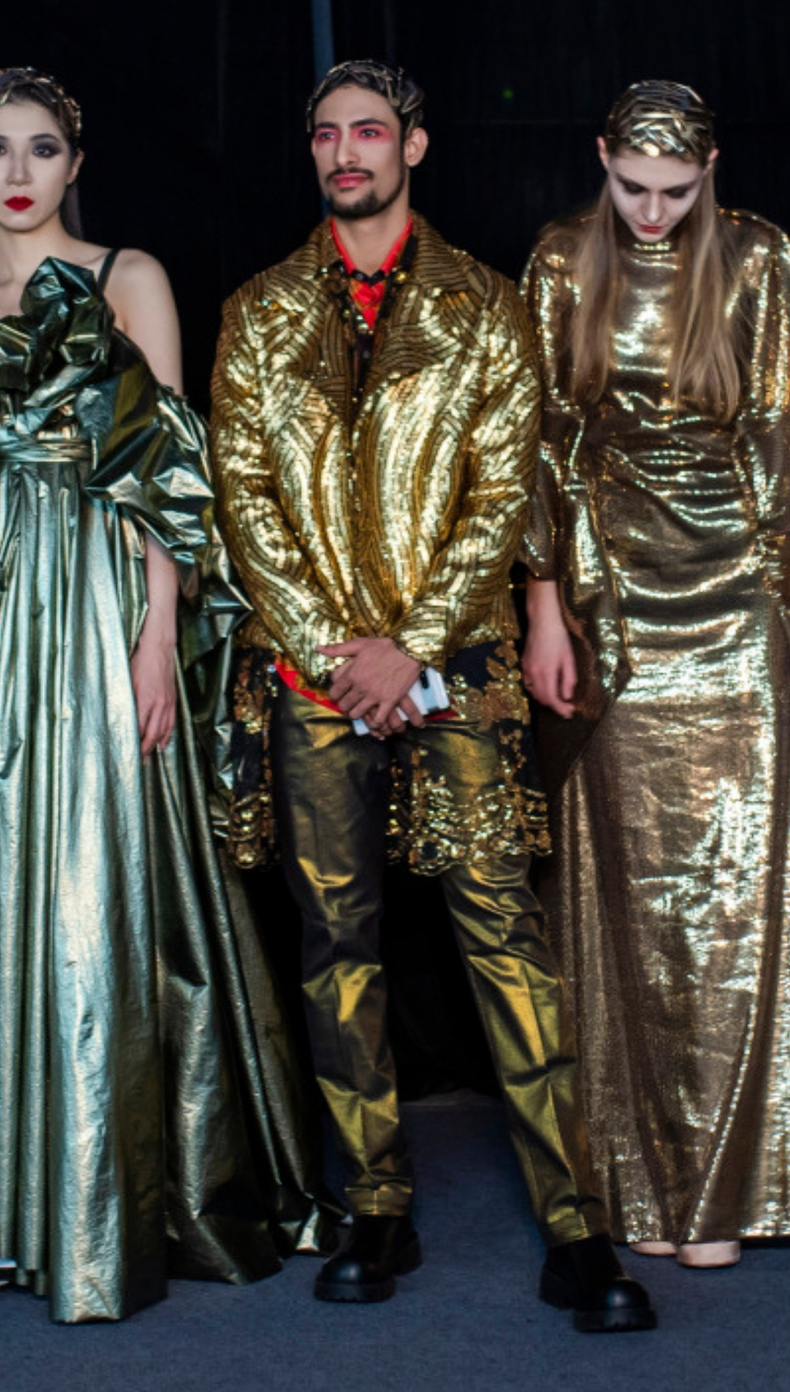 Gold Runway look