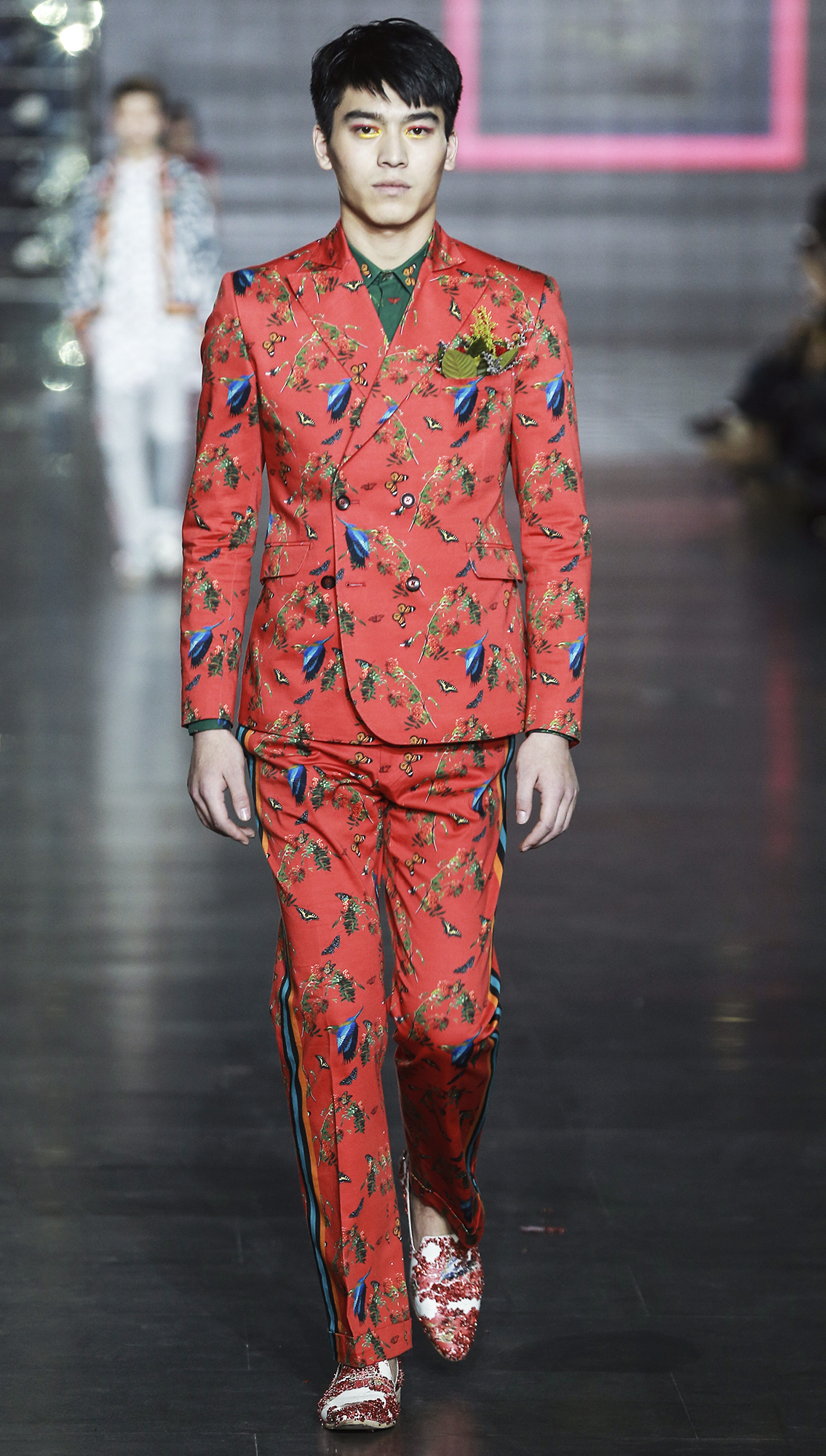 Hemis Printed Blazer and Pench All-over Printed Pants with Striper on Sides