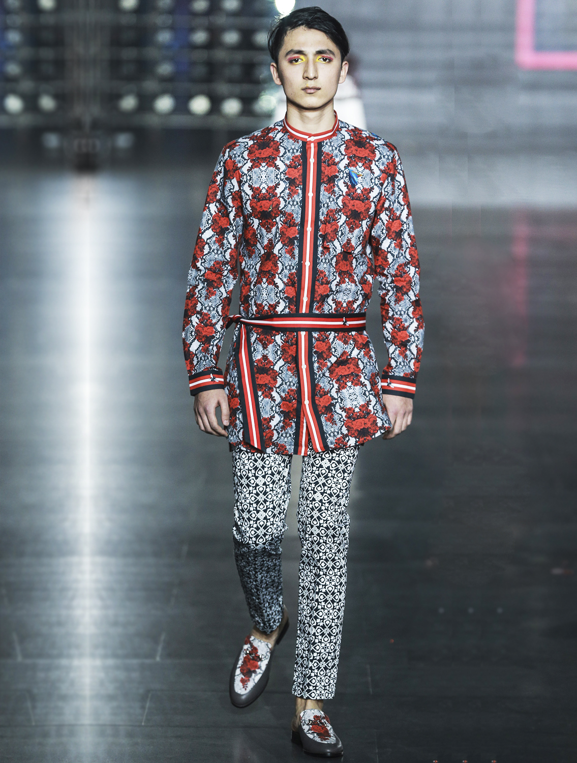 LeoRose Shirt with Striper Placket