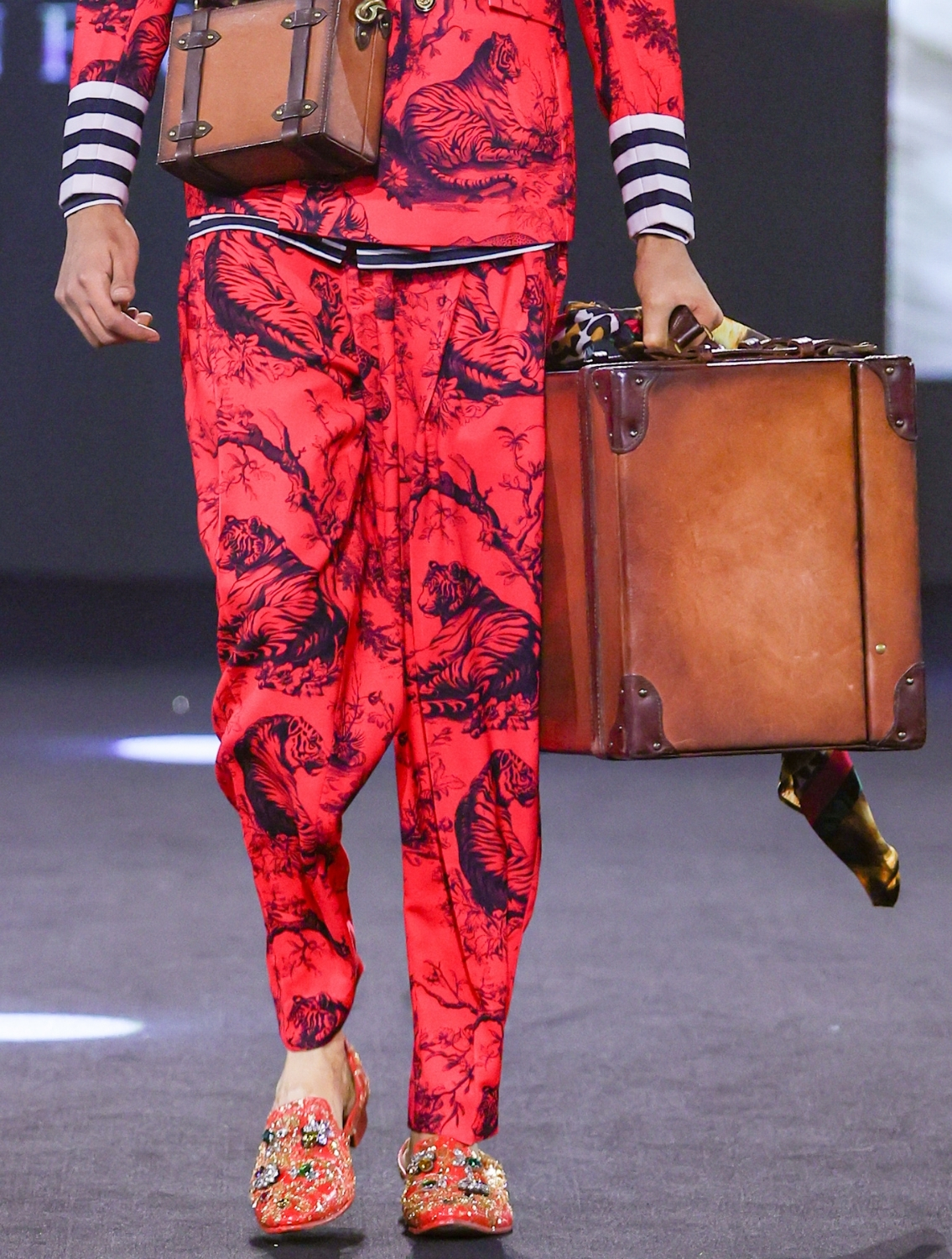 Juoy Red Double Breasted Printed Suit