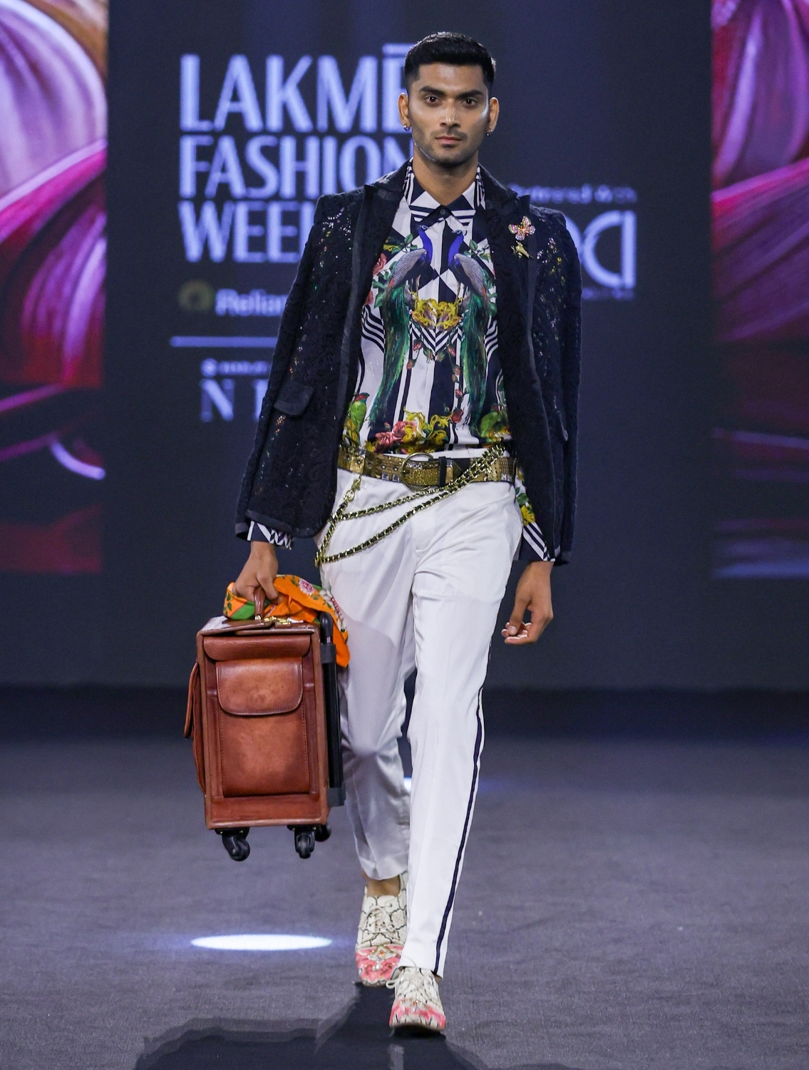 Safa White Side Striper Pants