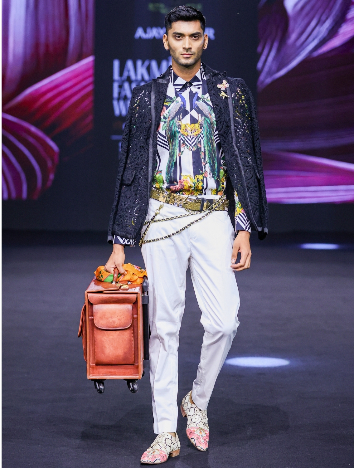 Safa White Side Striper Pants