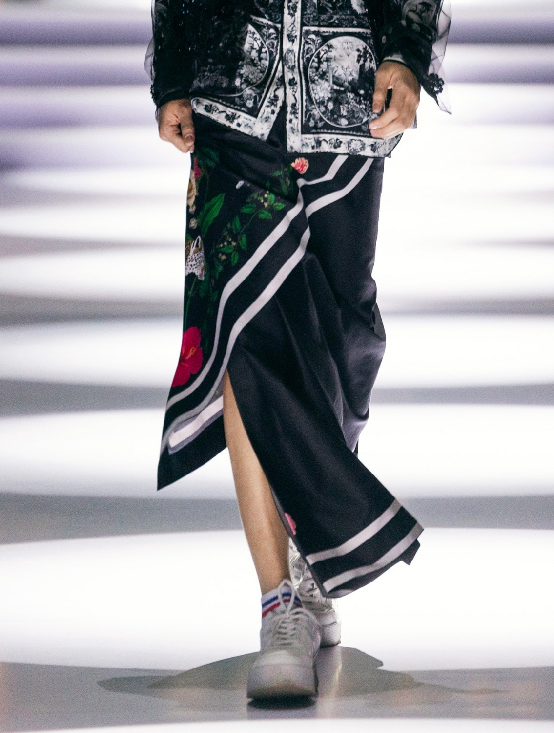 Natori Black Sarong Dhoti