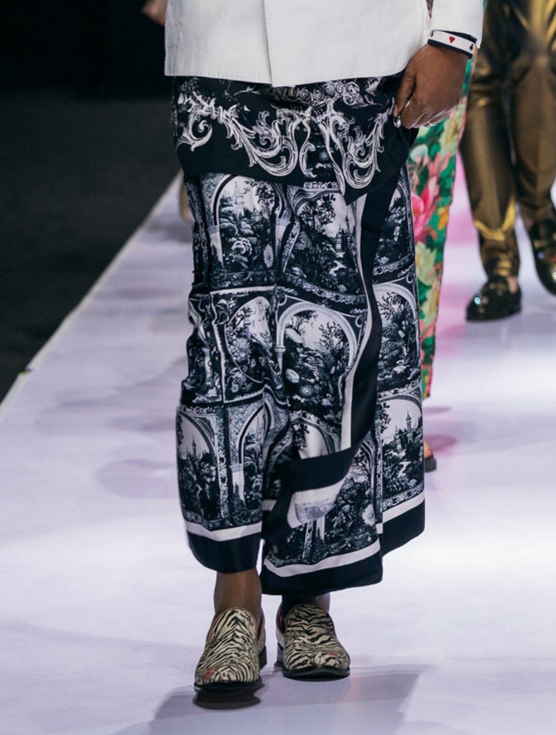 Baroque Monochrome Sarong Dhoti