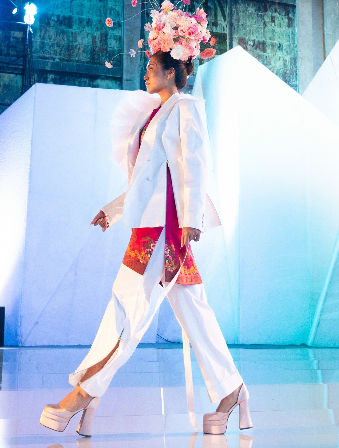 White Ruffled Blazer with Zippers