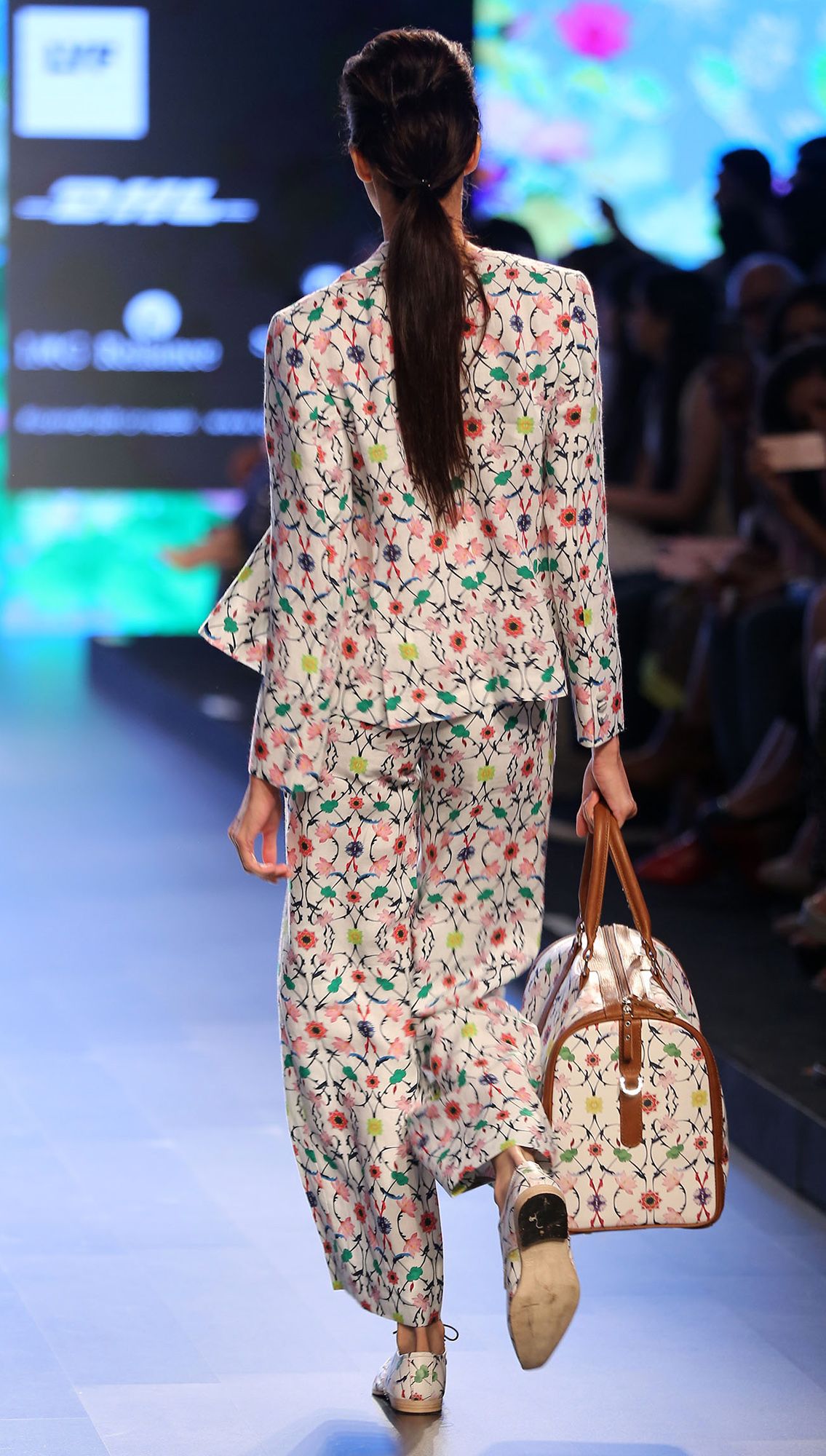 Linen Cross-over Wrap Jacket in Komol print and Matching linen printed pants