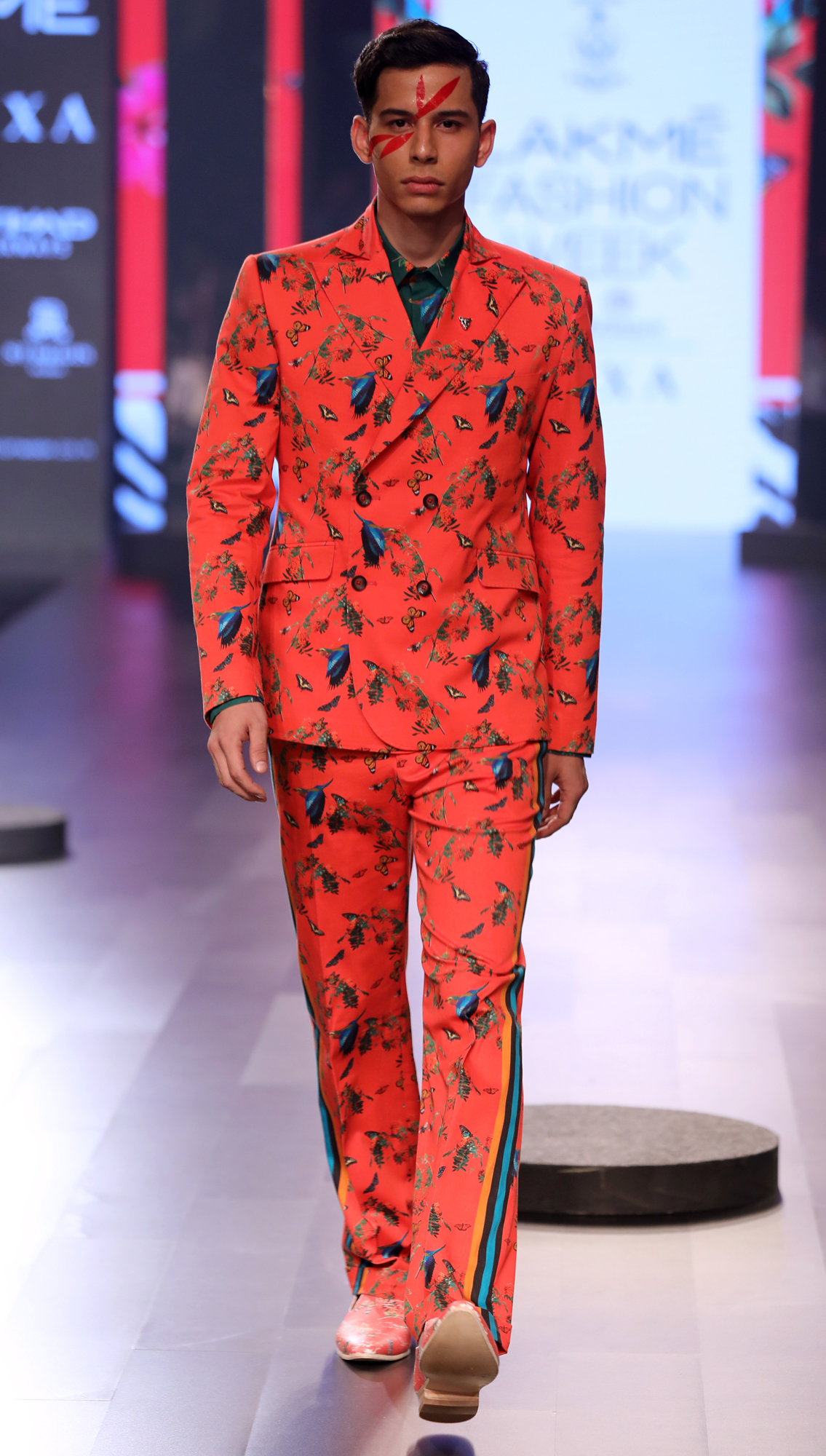 Hemis Printed Blazer and Pench All-over Printed Pants with Striper on Sides