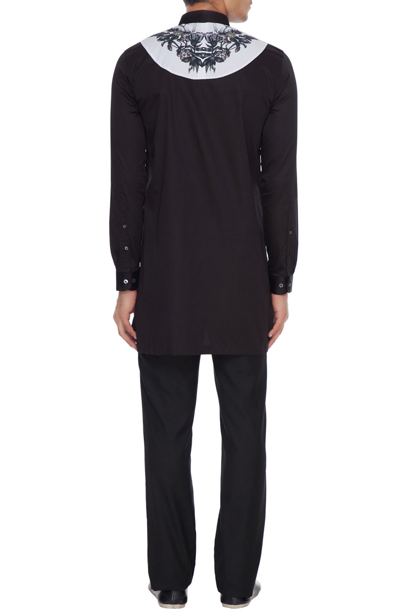 Bib shirt featuring signature leaf print