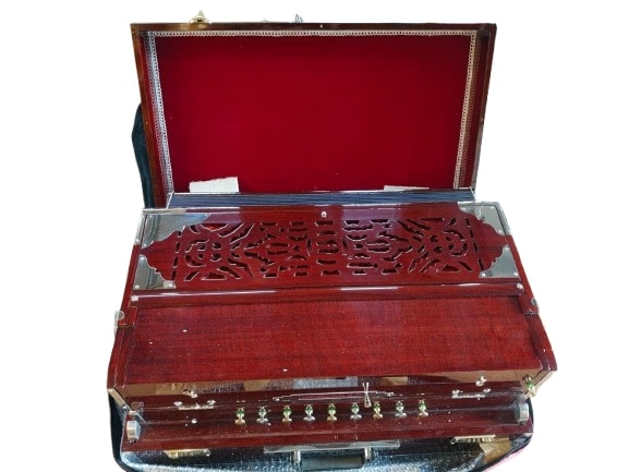 Classical Harmonium 9 Scale Changer With Coupler 9 Stopper Folding Suitcase
