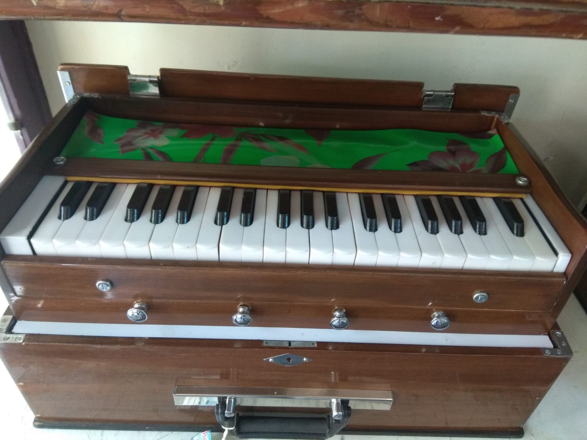 2 Reed Folding Harmonium 4 Stopper