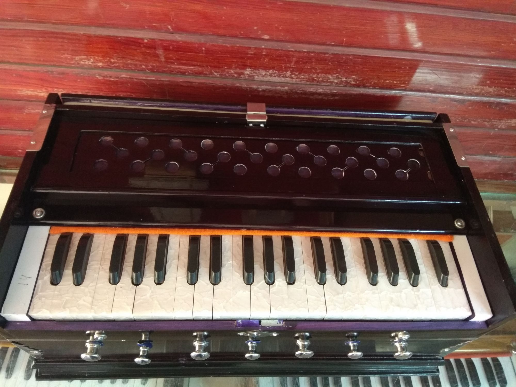 2 Reed Harmonium 7 Stopper