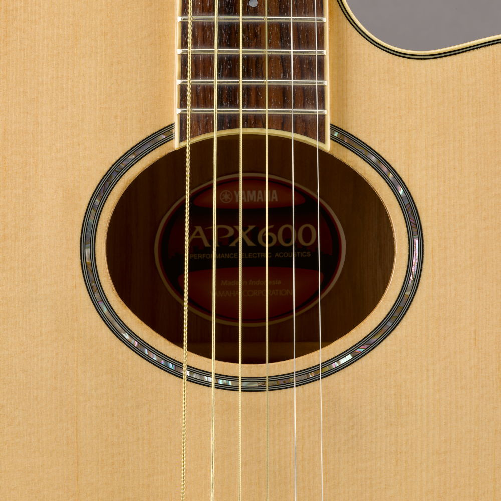 Yamaha APX600 Natural Acoustic Guitar