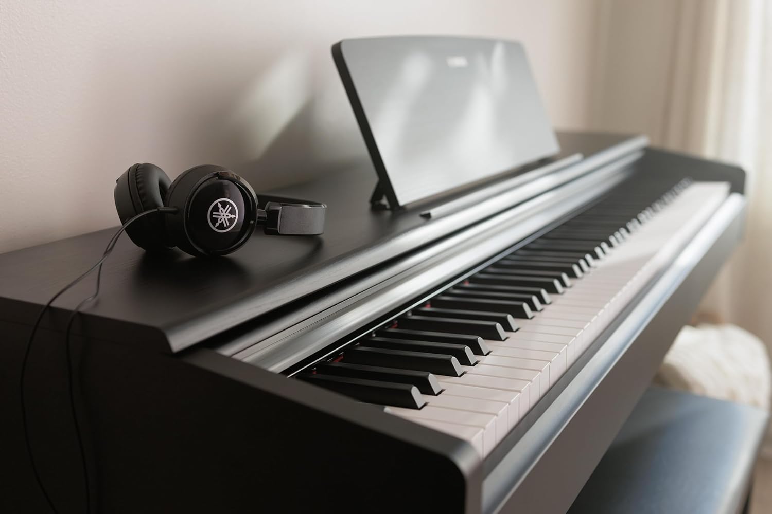 YAMAHA YDP105R Piano 88 Keys With Bench Dark Rosewood