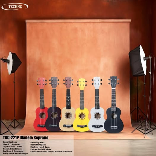 Techno TRC-221P Ukulele Soprano Red