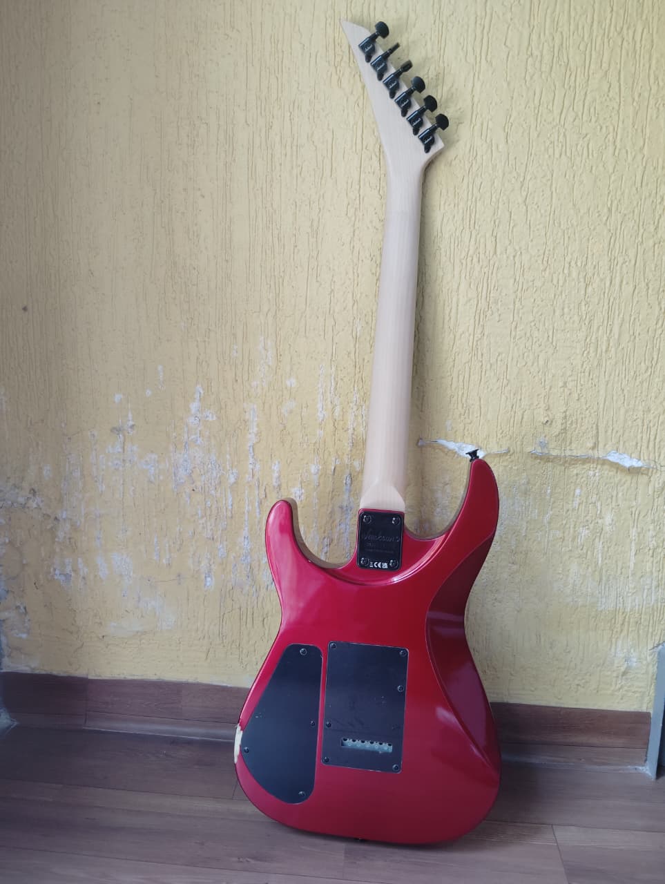 Used Jackson Electric Guitar Dinky Js11 Red