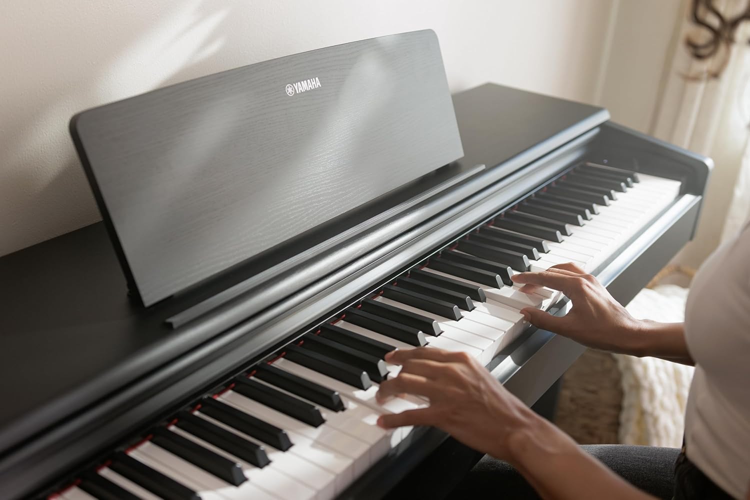 YAMAHA YDP105R Piano 88 Keys With Bench Dark Rosewood