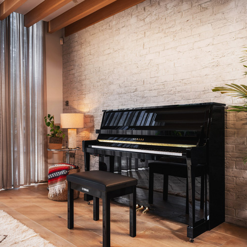 Yamaha B30 PE Upright Acoustic Piano - Polished Ebony