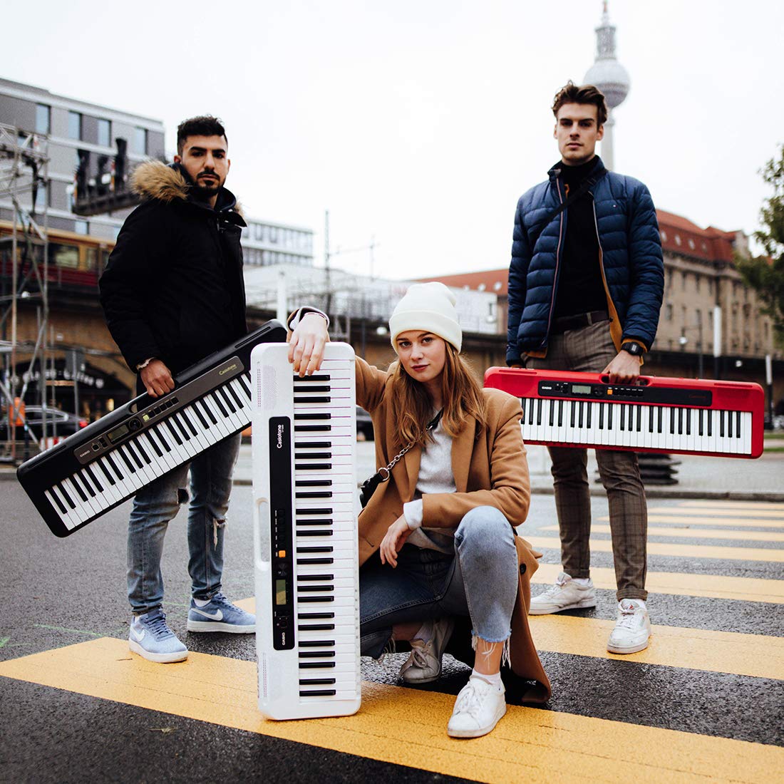 Casio CT-S200 Casiotone 61-Key Portable Keyboard Black With free adapter