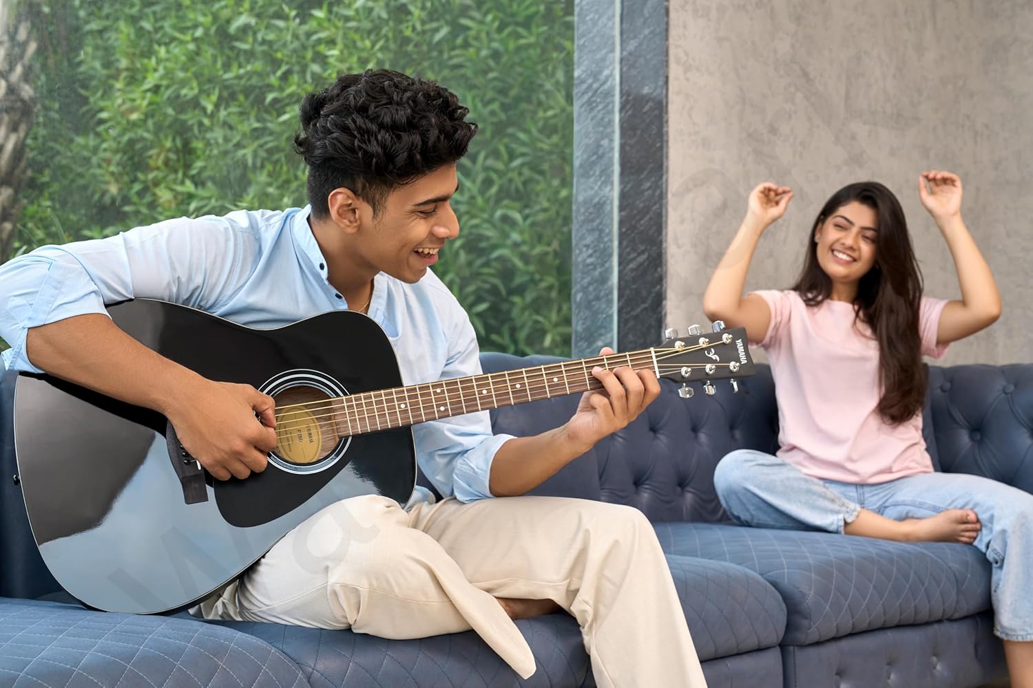 Yamaha F280 Acoustic Guitar Black New Color