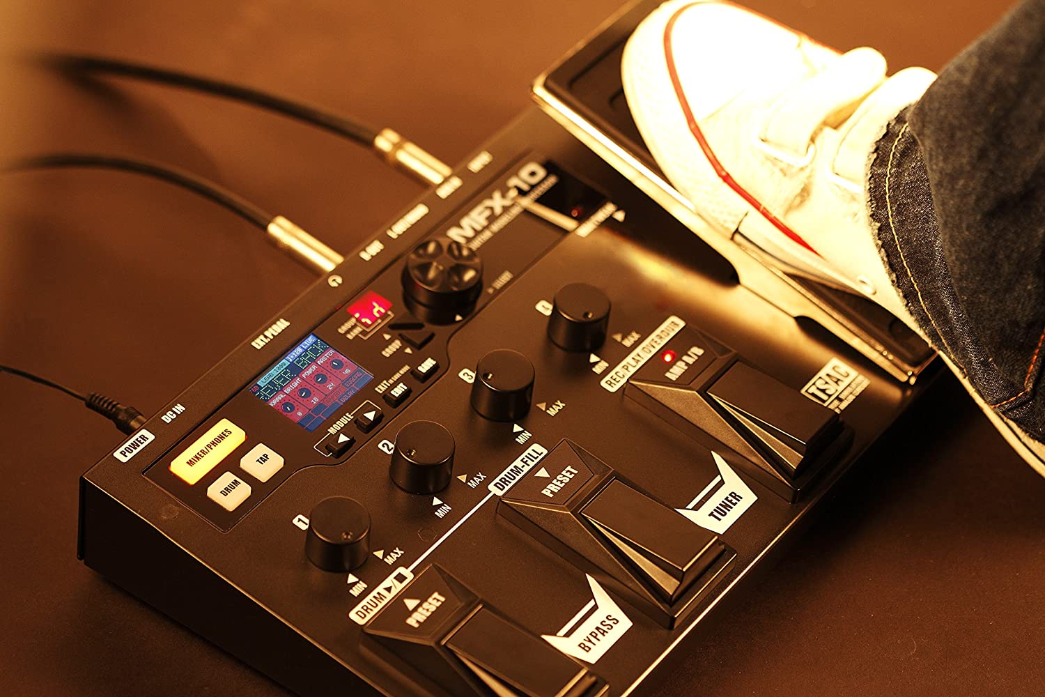 NUX MFX-10 Multi-Effects Processor Guitar Pedal 55 Effect types AUX-in LCD Display