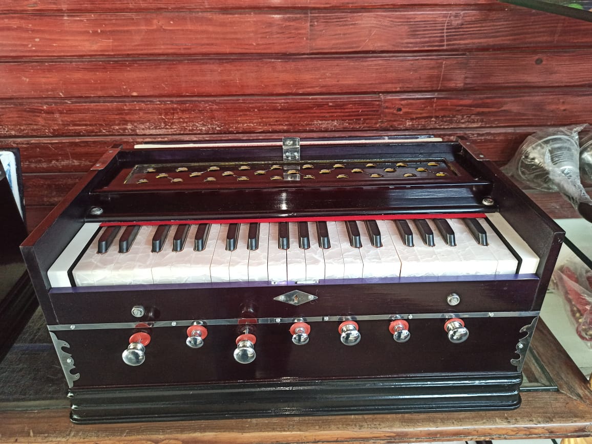 Sharma 7 Stopper 39 Keys Double Bellow Harmonium