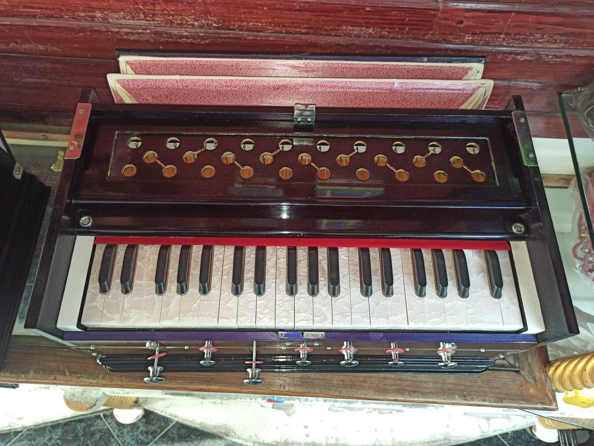 Sharma 7 Stopper 39 Keys Double Bellow Harmonium