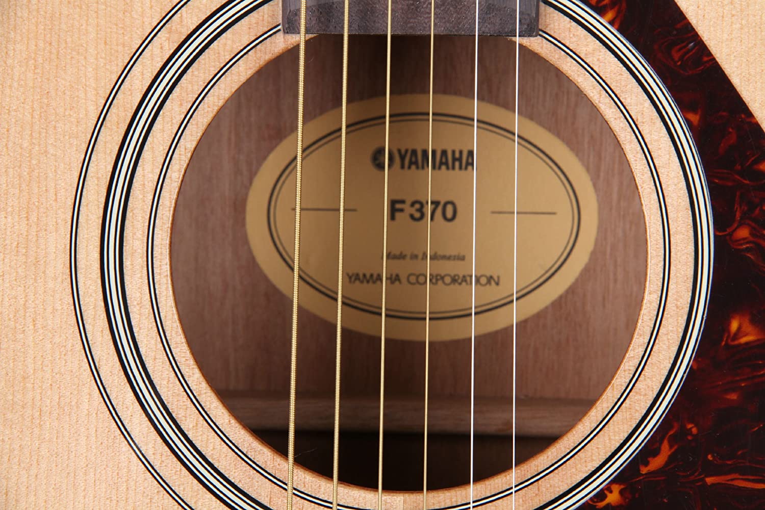 Yamaha F370 DW Acoustic Guitar Natural With Padded Bag String Set Belt and Plectrums