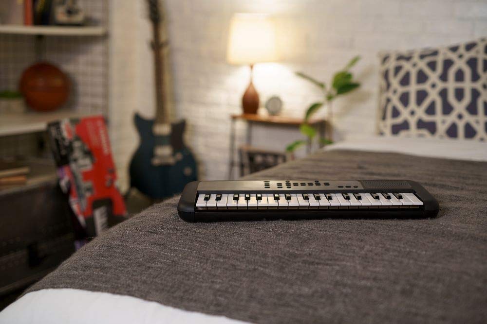 Yamaha PSS-A50 Touch Sensitive keyboard Battery and USB bus powered With Carry Bag