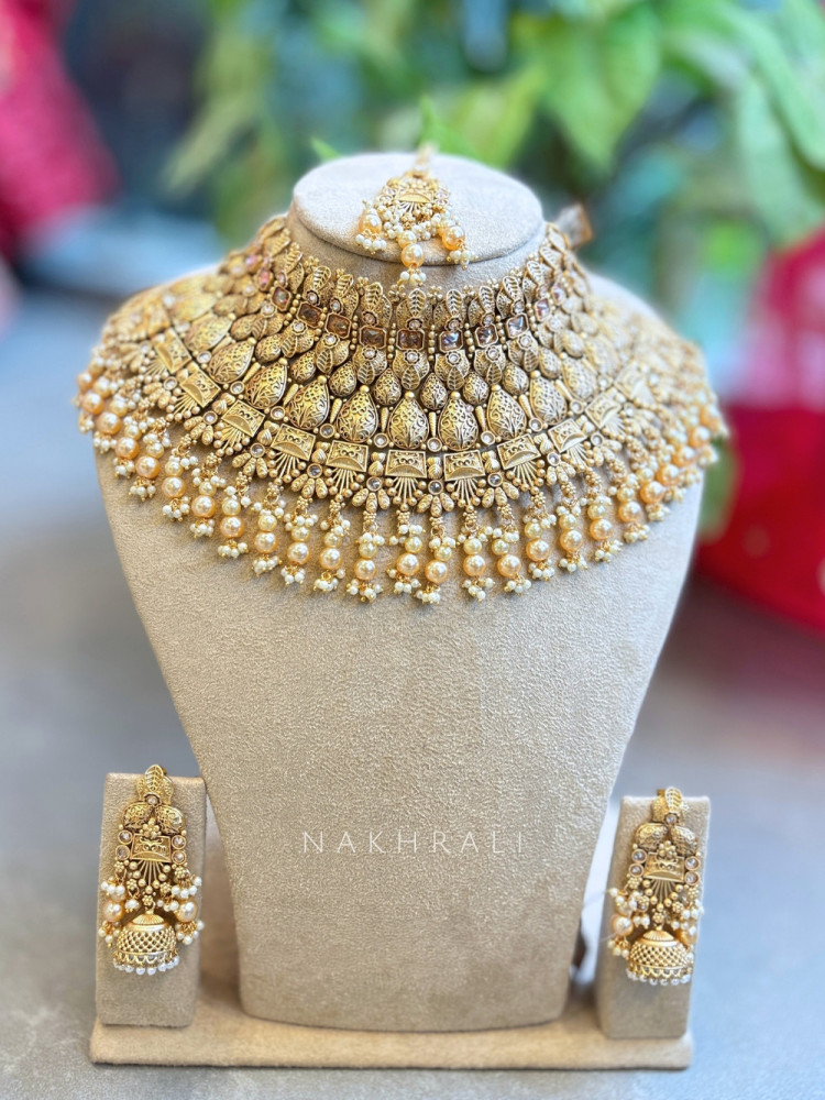 Golden Grace Choker Set