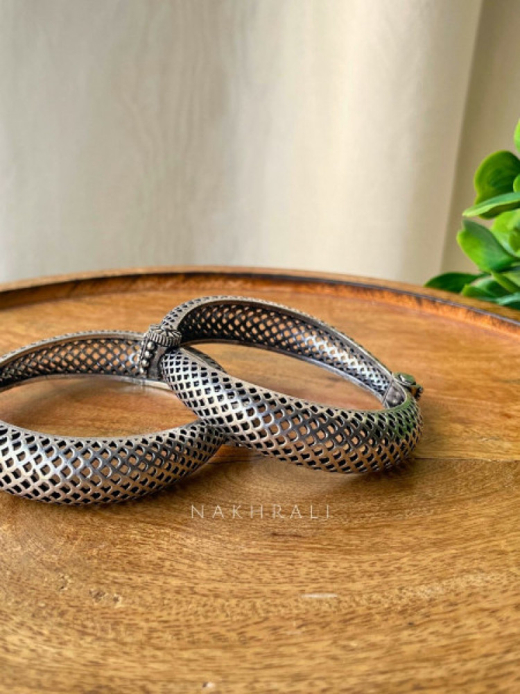 Meshra Oxidised Silver Lattice Bangle