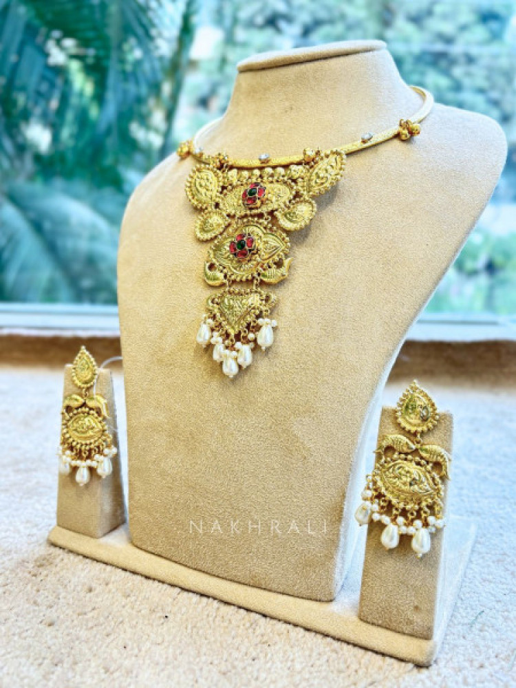 Golden Necklace Set with Green and Red Stones
