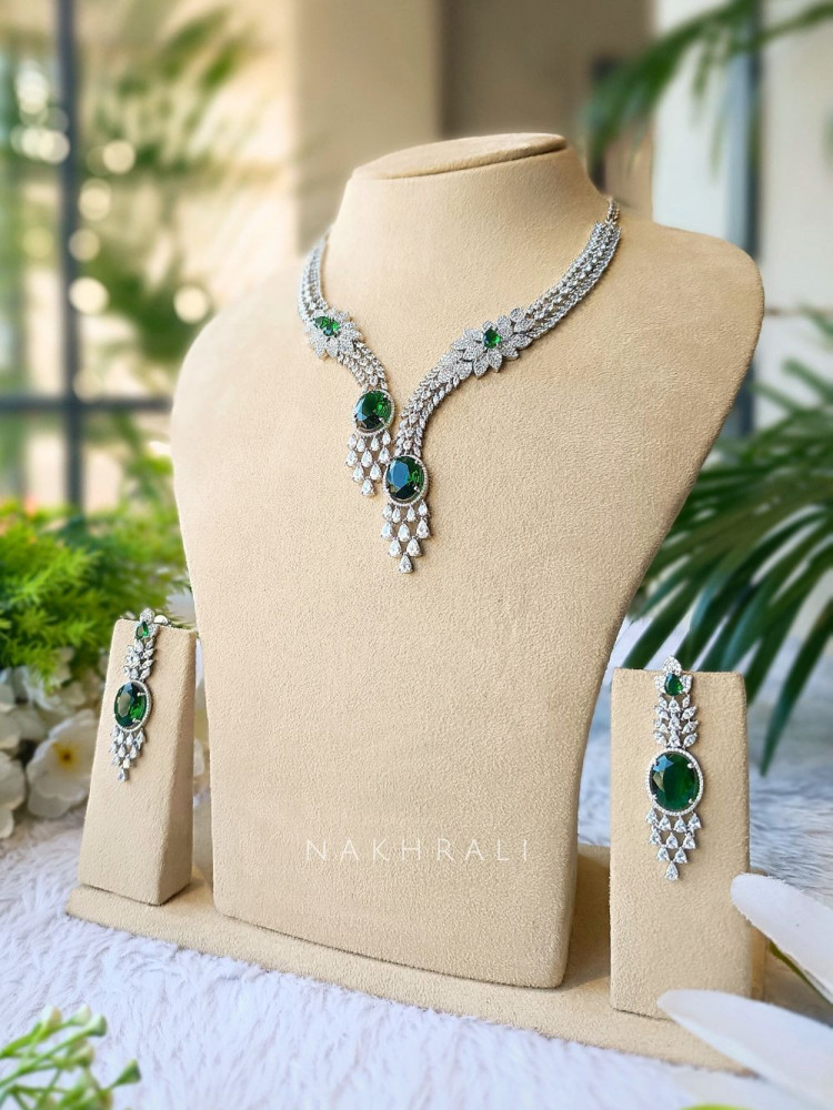 Emerald Green Diamond Necklace Set