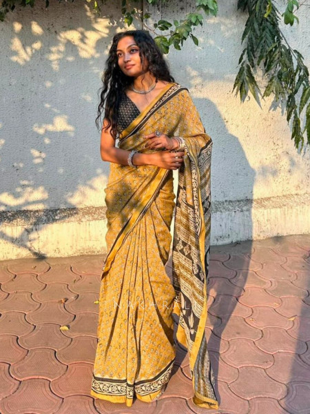 Vanshika Beige Maheshwari Printed Saree