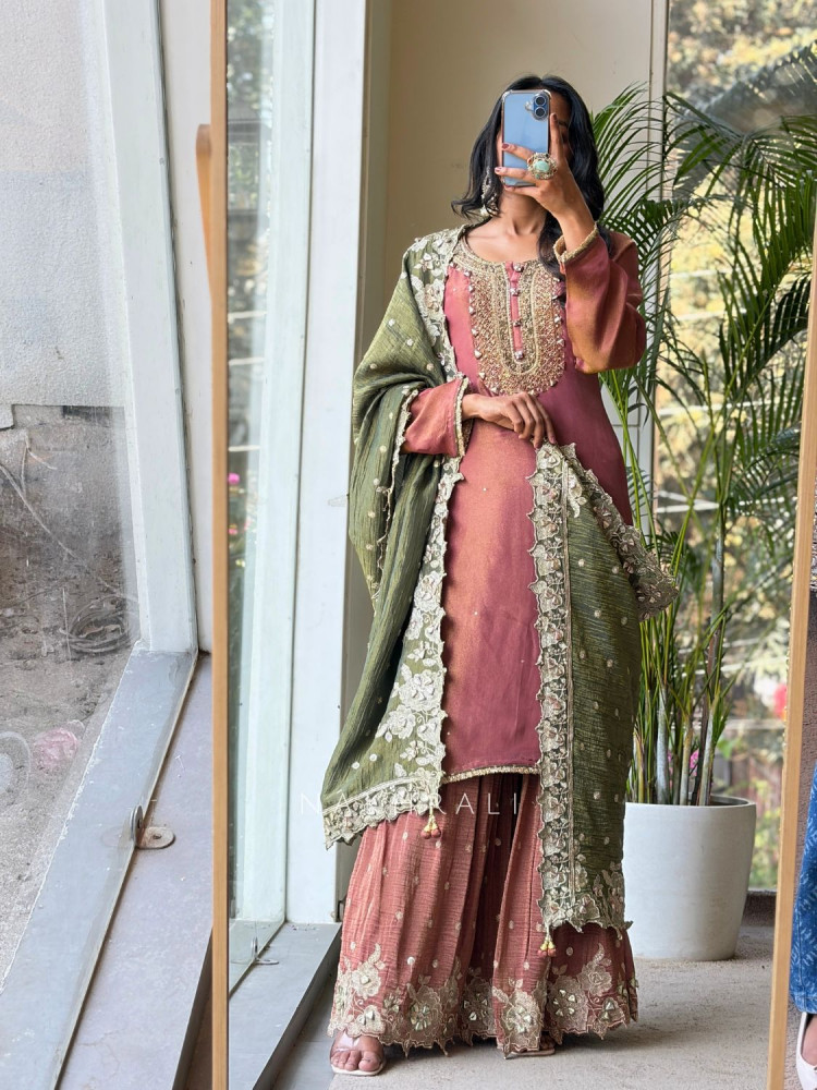 Image of Nirvaya Pink Suit Set with Embroidered Neck