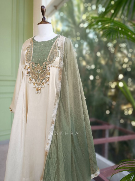 Shahi Noor Green Suit Set with Zari and Bead Work