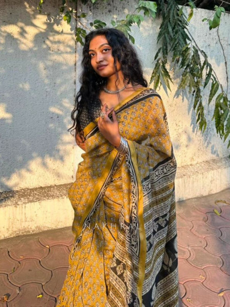 Vanshika Beige Maheshwari Printed Saree