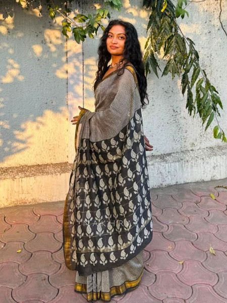 Vanshika Beige Maheshwari Printed Saree