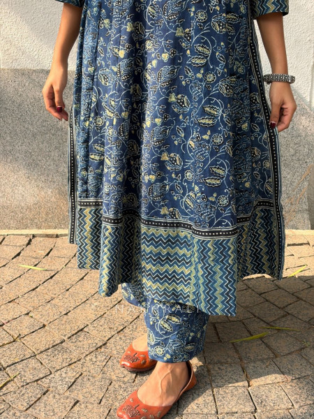 Saavi Blue Cotton Kurta Pant Set