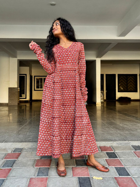 Albeli Red Cotton Printed Kurta with Side Pocket