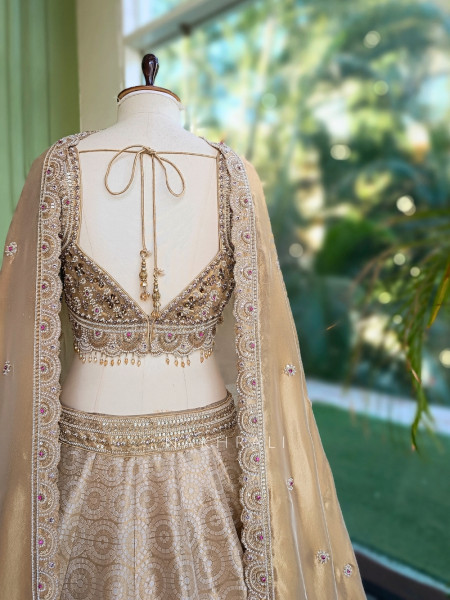 Gauhar-e-Khaas Cream Jacquard Silk Lehenga