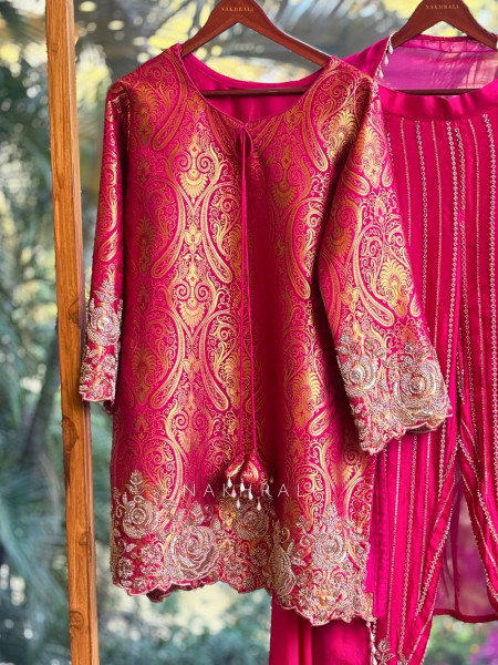 Rangsaaz Magenta Heritage Suit Set