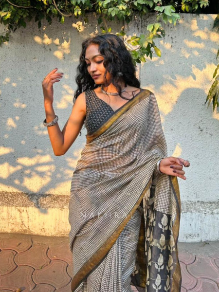 Vanshika Beige Maheshwari Printed Saree